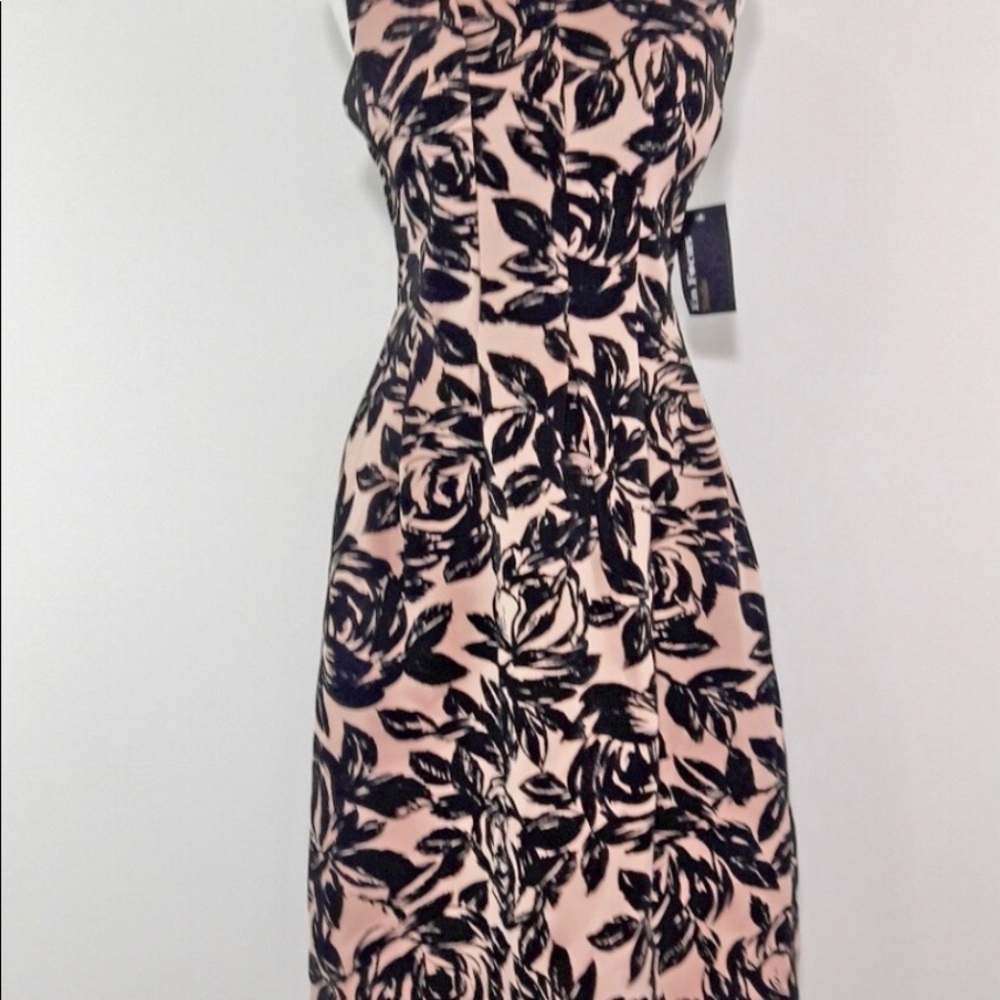 Enfocus NWT POLY/4% spandex dress. Fit & Flair.